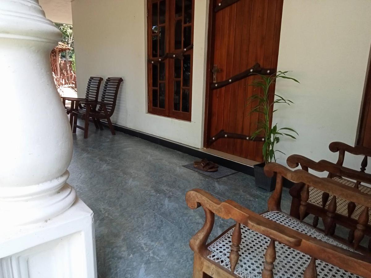 Induwara Safari Resort Udawalawe Bagian luar foto