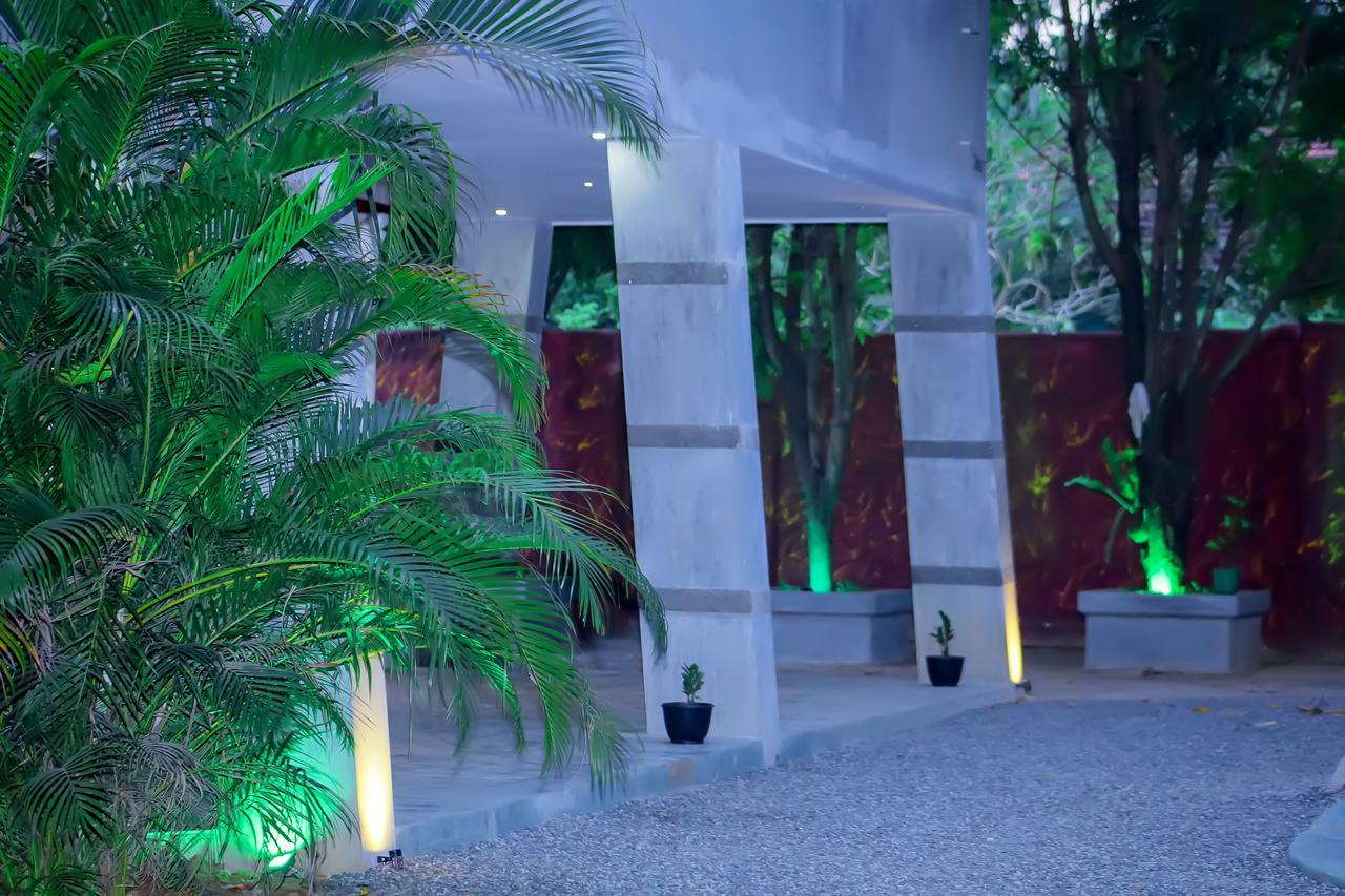 Induwara Safari Resort Udawalawe Bagian luar foto