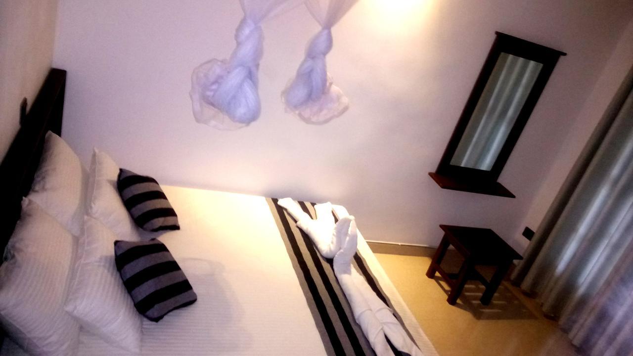 Induwara Safari Resort Udawalawe Bagian luar foto