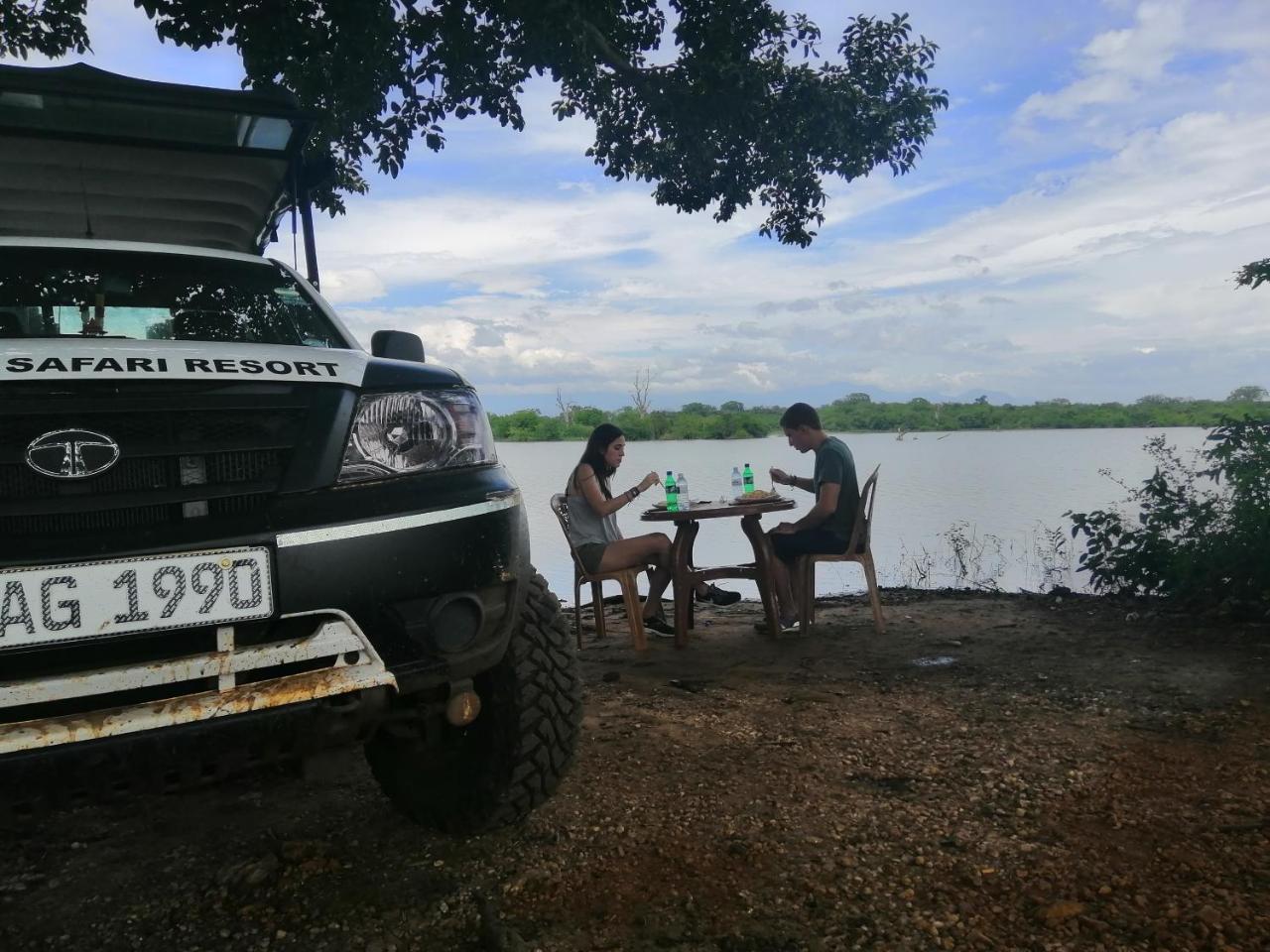 Induwara Safari Resort Udawalawe Bagian luar foto